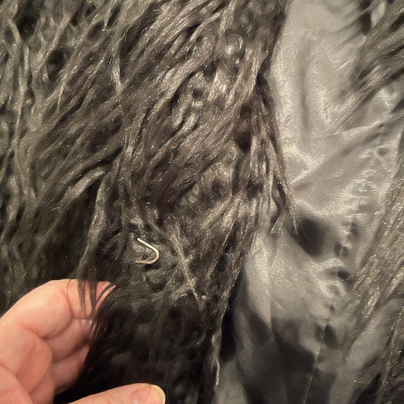 Shabby Chic Women’s Shag coat in black - Picture 7 of 9